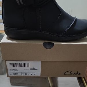 Clarks Un Loop Up Black Leather Casual Boots